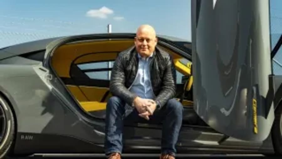 El fundador de Koenigsegg sentencia que el motor de combustión es "irremplazable" en los hiperdeportivos y prefiere la hibridación