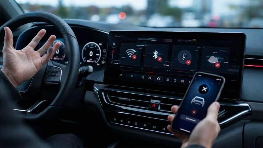Los coches nuevos fallan menos, pero las pantallas táctiles se han convertido en su mayor problema