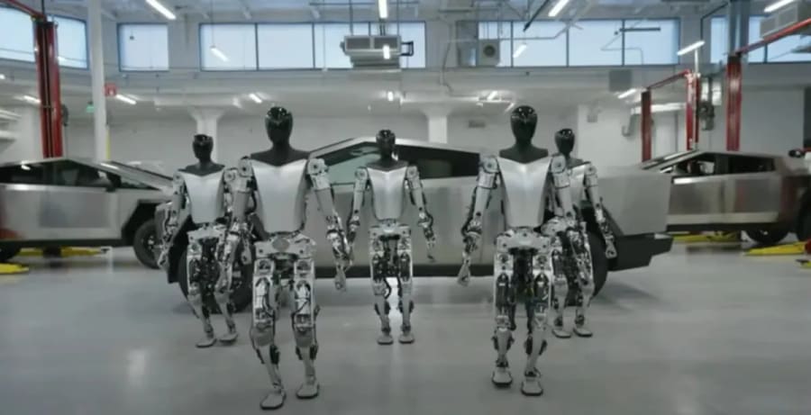 Elon Musk desmiente la teoría del 'ajedrez 4D' sobre la producción de Tesla Optimus