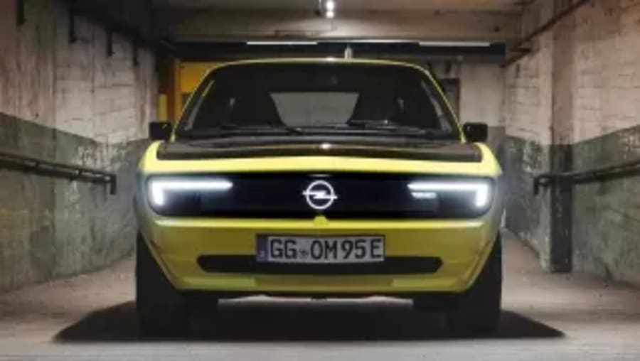 Tras el éxito arrollador del Renault 5 eléctrico, Opel aprende cuál es el camino para sus 'iconos de diseño'