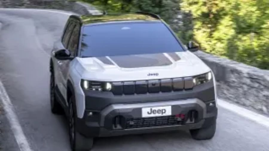 El Jeep Compass eléctrico quiere convertirse en el SUV de las escapadas de verano: hasta 500 km de autonomía y auténtico ADN aventurero