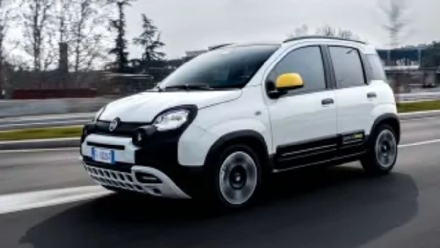 El jefe de Fiat lanza un aviso sobre el nuevo Panda: "No puede ser solo eléctrico"
