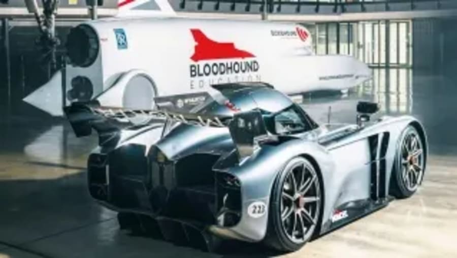 Este brutal y caro coche esconde un secreto 'prohibido' para no despegar en plena aceleración