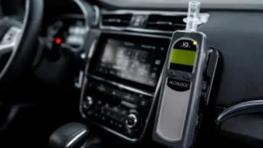 Los coches nuevos se preparan para Alcolock: una obligación técnica en España que abre la puerta al alcoholímetro antiarranque