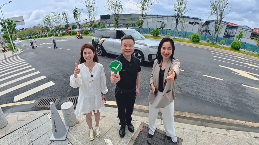 El CEO de Xpeng realiza el primer viaje en el robotaxi de la compañía al inicio de las pruebas internas