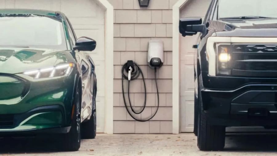 Comprar un Ford eléctrico sigue incluyendo un cargador doméstico gratuito