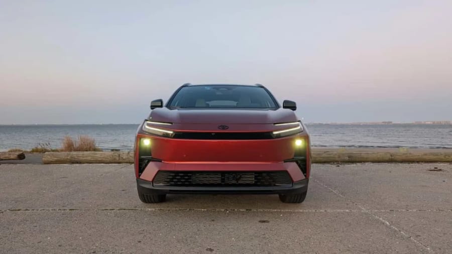 Las ventas de vehículos eléctricos de Toyota se han duplicado con creces este año