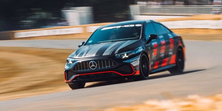 El Mercedes AMG CLA 45 llega a Goodwood con 680 CV y tres motores de flujo axial