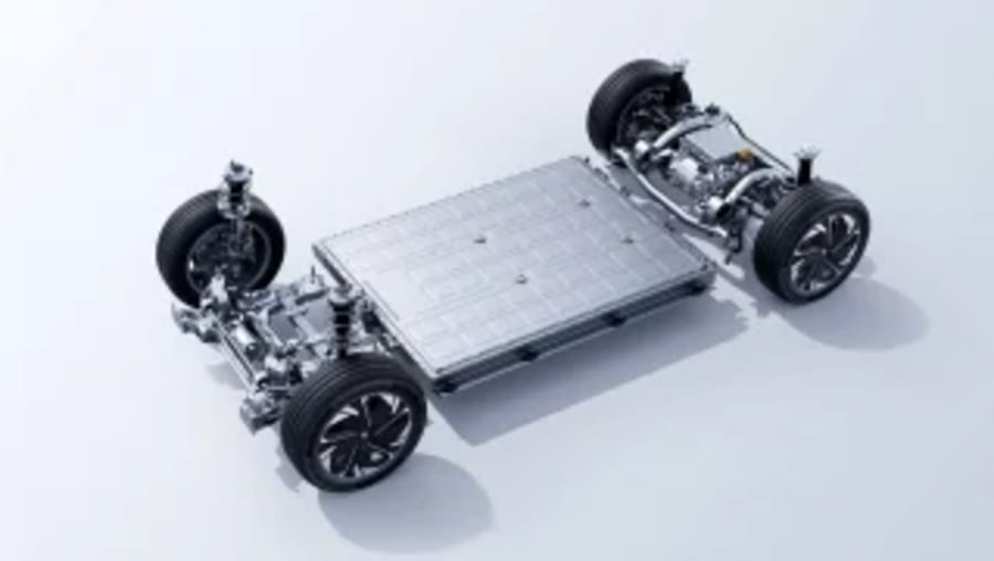 Ni química ni materiales raros: el sencillo truco que puede duplicar la vida útil de las baterías de los coches eléctricos, según la Universidad de Cambridge