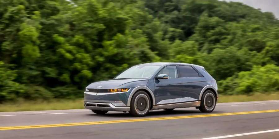 Hyundai llama a revisión a 14 IONIQ 5 y Kia EV, advirtiendo a los propietarios que aparquen en el exterior