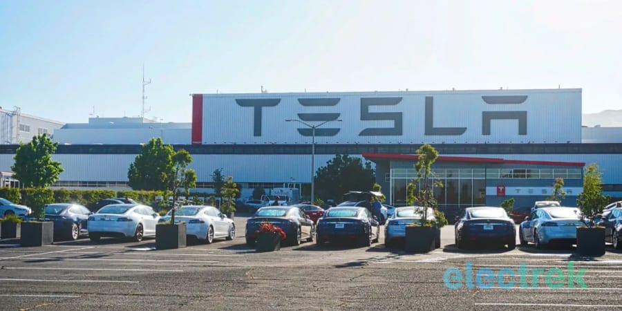 La nueva ayuda de $3.500 para vehículos eléctricos en California favorece a Rivian y Lucid sobre Tesla