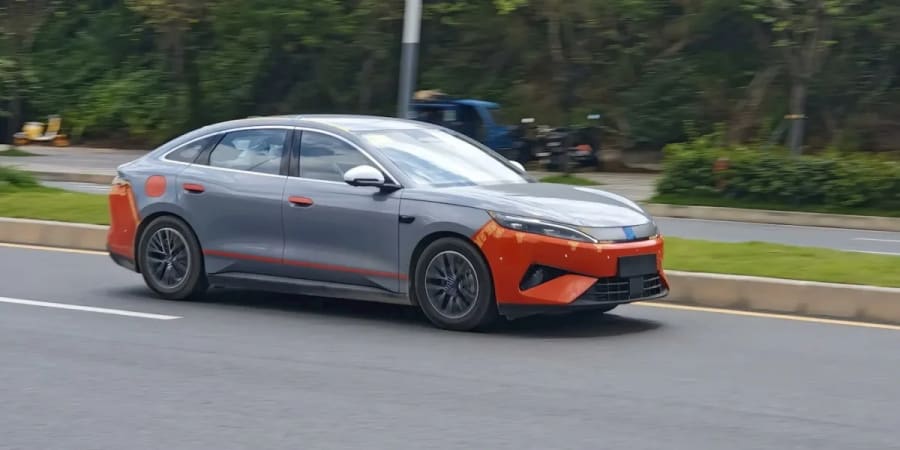 El nuevo BYD Qin Max EV con carga ultrarrápida avistado por primera vez