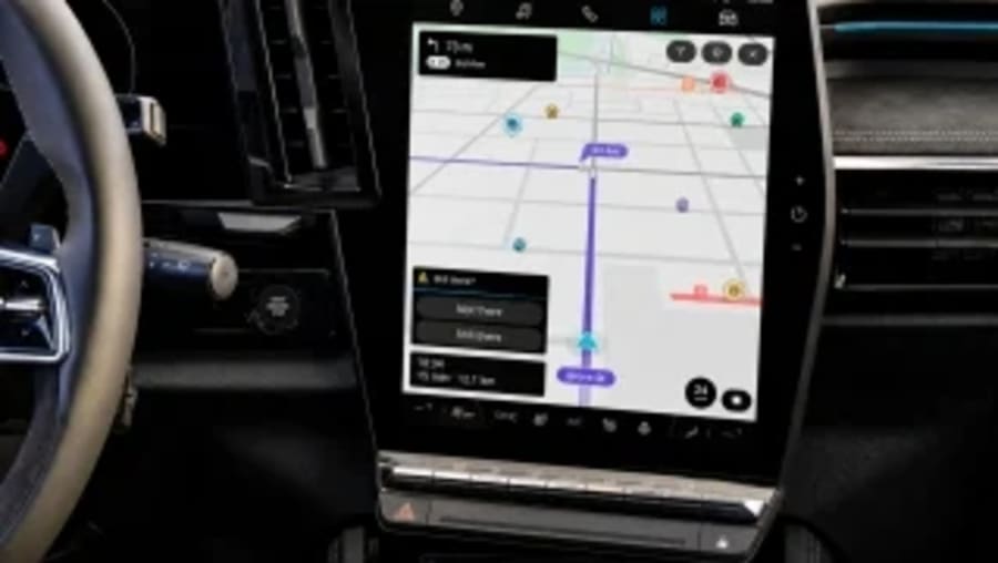 Olvídate de Waze o Google Maps: esta web de la DGT puede evitarte una sorpresa en plena carretera