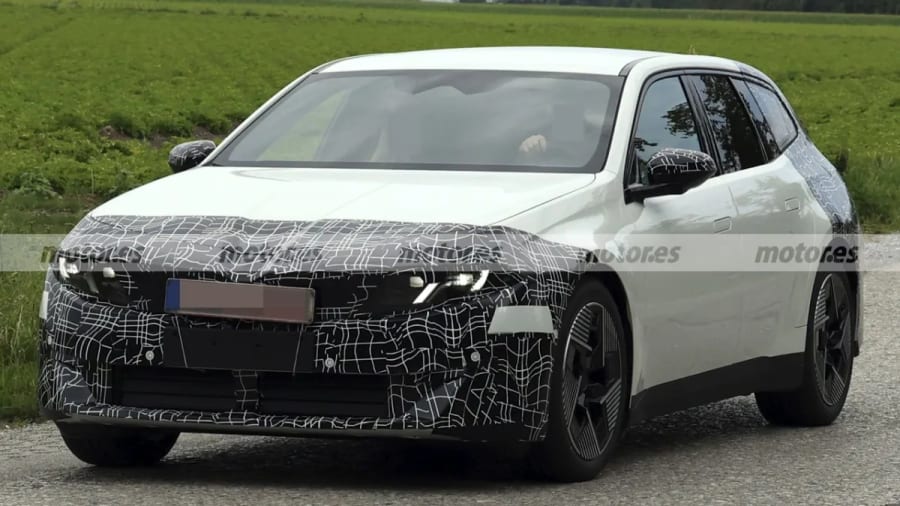El nuevo BMW i3 Touring se deja ver por primera vez en estas fotos espía, el primer familiar eléctrico de la marca