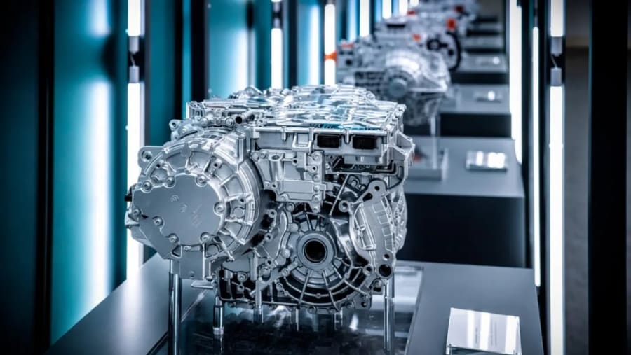 Geely mete 16 funciones en un motor eléctrico de 75 kilos y presume de eficiencia récord