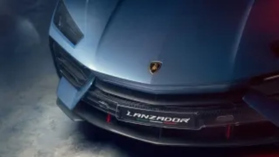 Tras las críticas al primer coche eléctrico de Ferrari, Lamborghini lo tiene muy claro: "la tecnología no está lo suficiente madura"