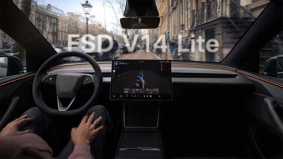 Tesla sigue trabajando en el FSD v14 Lite para HW3 con una actualización clave: más funciones y mejor experiencia