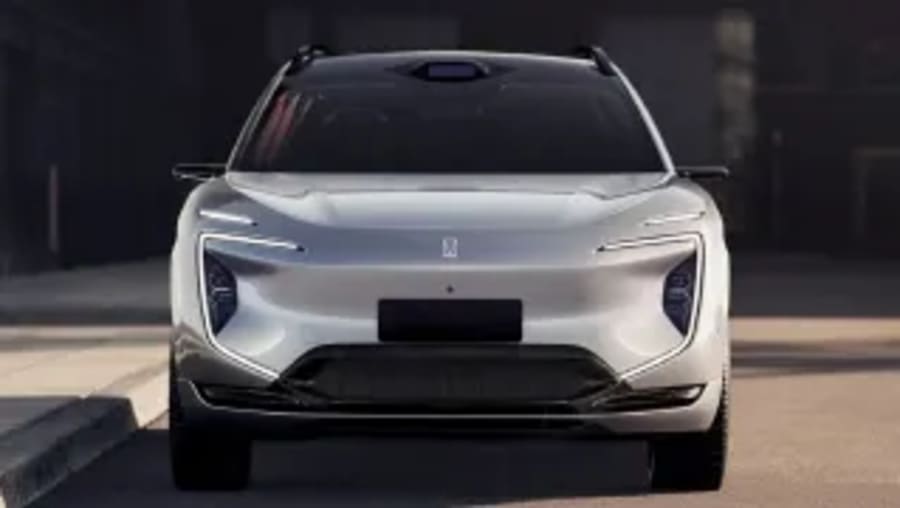 Cuesta 32.260€ y podría llegar a Europa más pronto que tarde con 725 km de autonomía, 3 motores eléctricos y 955 CV