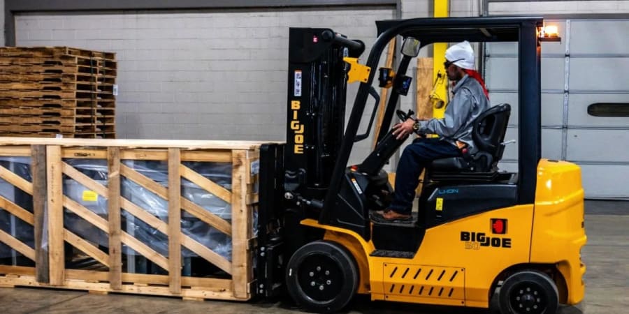 Entregas, automatización y la puerta de entrada a la electrificación con Big Joe