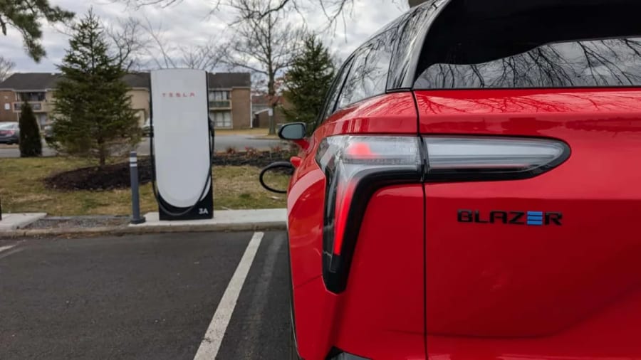 Los conductores de vehículos eléctricos están más contentos con sus coches que los propietarios de coches de gasolina: Estudio