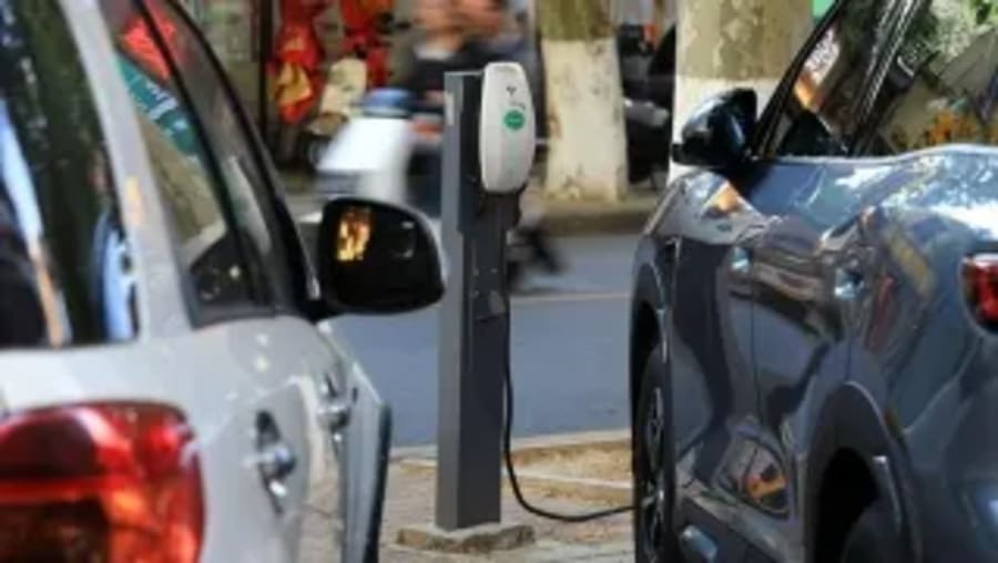 Un 52% más de coches eléctricos en Europa en un solo mes, las ventas se disparan mientras sigue preocupando el poder de China