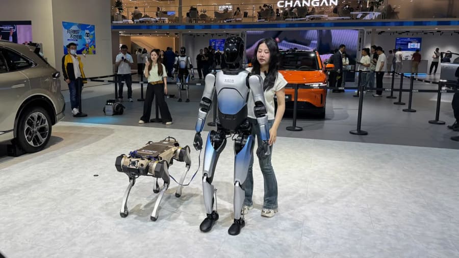 BYD confirma su plan de presentar un robot humanoide en agosto