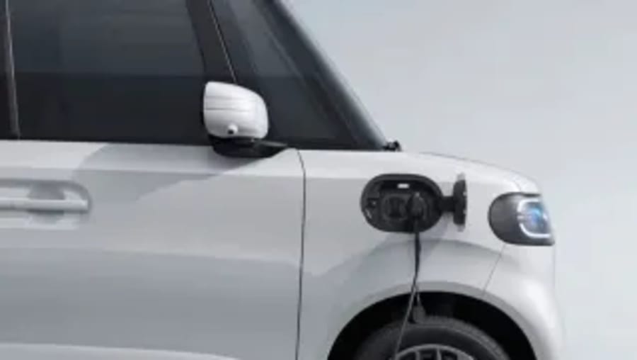 BYD lanza su coche eléctrico más pequeño: 3,4 metros, 320 km de autonomía y 10.500 €, pero tiene un gran problema