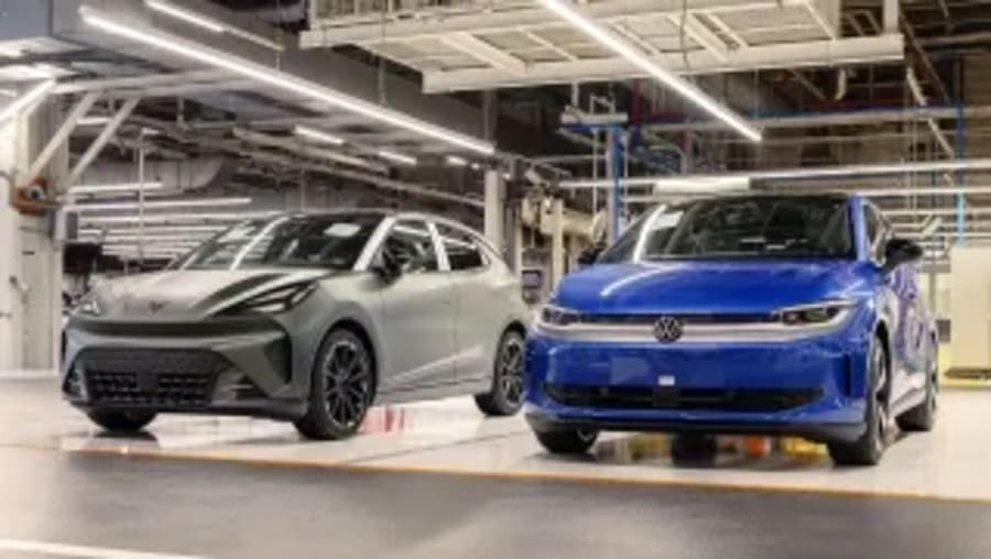70.000 reservas confirman que el Grupo Volkswagen lo está 'petando' con sus coches eléctricos asequibles en Europa