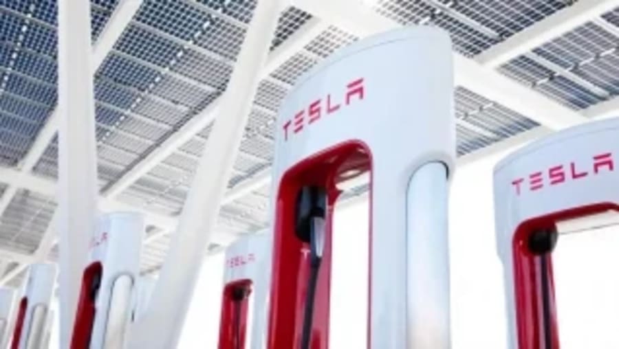 Los supercargadores de Tesla contra el cambio climático: La compañía abre la carga para coches eléctricos en zonas afectadas por los incendios de este verano