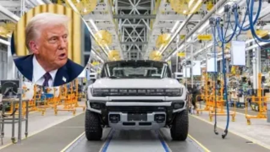 Trump sentencia el futuro del coche eléctrico: "Mientras yo sea presidente, el motor de combustión no desaparecerá"