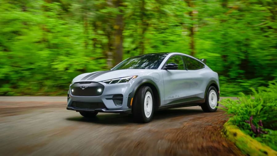 Ford llama a revisión 86.000 Mustang Mach-E por riesgo de desprendimiento del embellecedor de la ventanilla