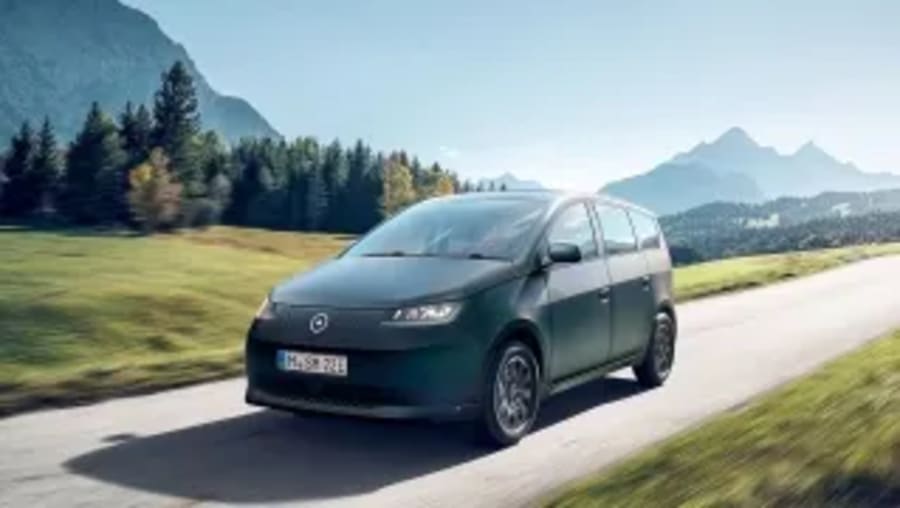 Ya es definitiva la quiebra de la empresa que creó el coche eléctrico solar 'definitivo' que ahora cesa su actividad y vende todos sus activos