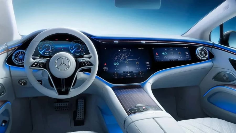El jefe de Mercedes dice que la industria automotriz fue 'demasiado lejos' eliminando botones