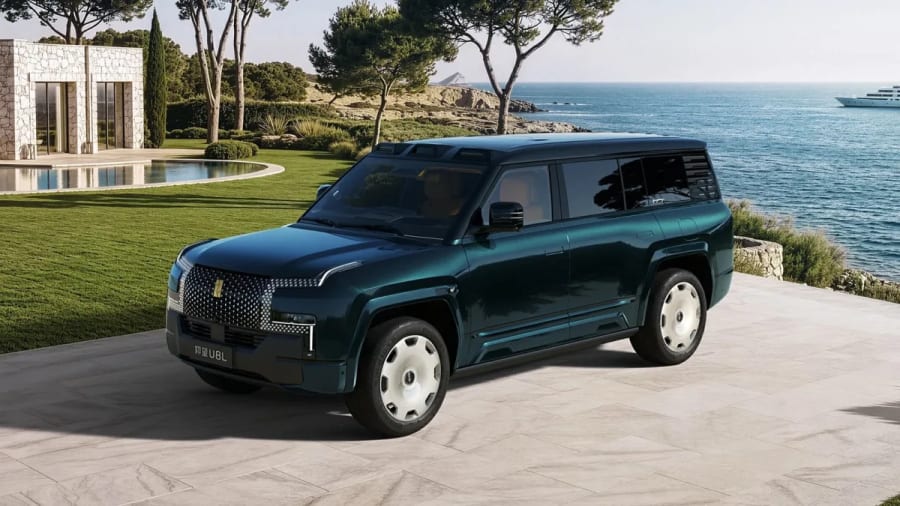 BYD Yangwang lanza la versión de 4 asientos de su SUV insignia U8L por unos 215.000 dólares