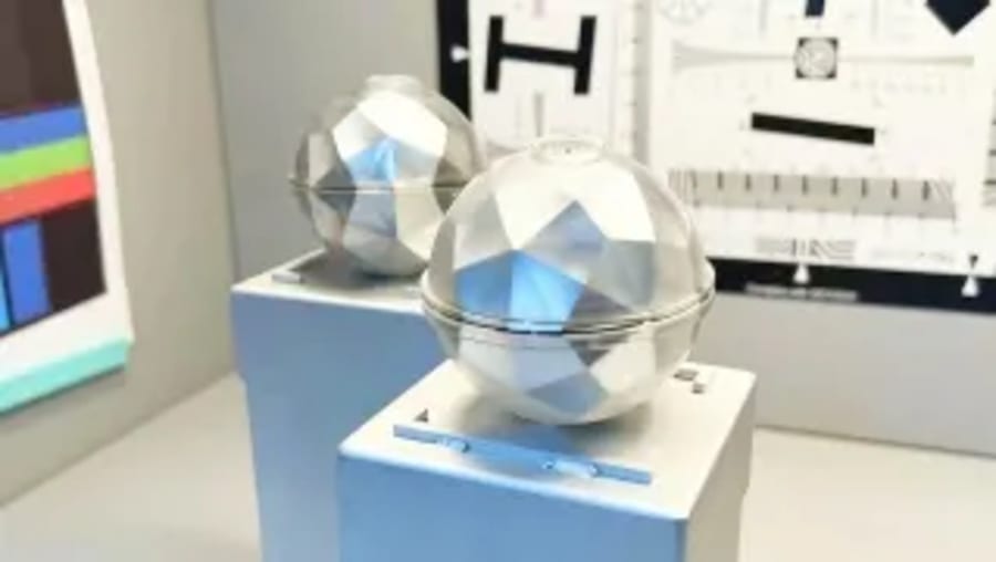 Japón se inventa las esferas fotovoltaicas, una geometría mucho más eficiente que los paneles solares capaz de transformar el sector