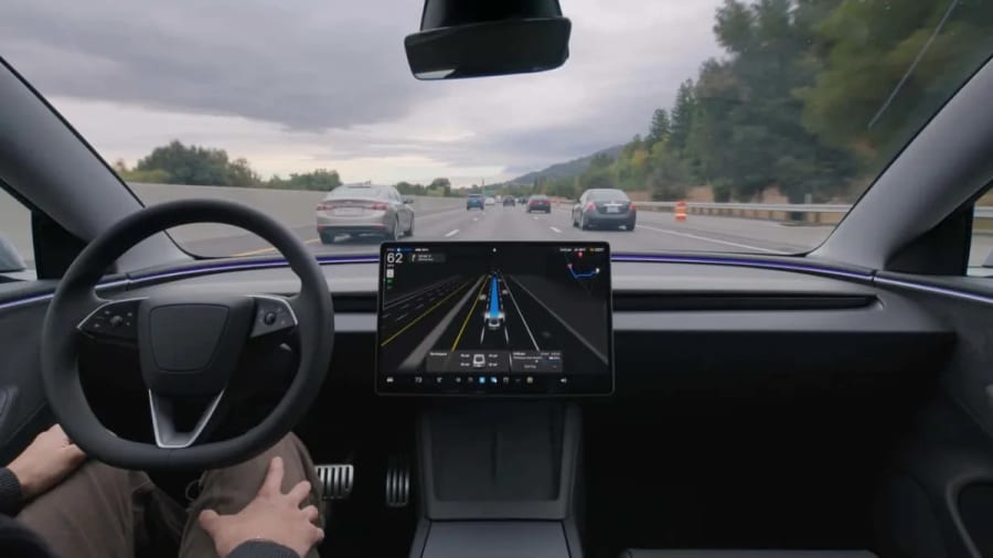 Siempre es tu culpa: el Tesla de Kyle Shanahan estaba en Autopilot cuando chocó. Él sigue culpándose a sí mismo