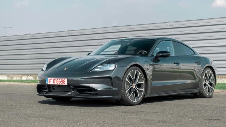 Los días del Porsche Taycan podrían estar contados, según un informe