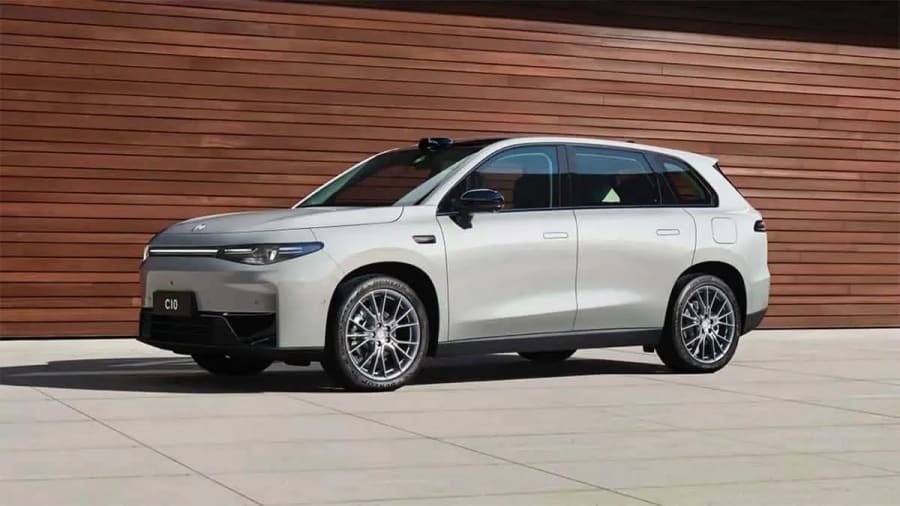 Leapmotor C10 eléctrico: un SUV de 4,74 metros y 510 km de autonomía más barato que el Peugeot e-2008.