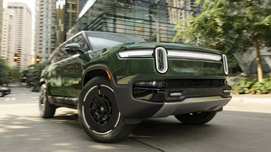 Rivian llama a revisión a más de 30.000 R1S y R1T por indicadores defectuosos