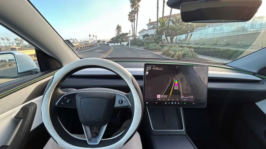 Un propietario consigue lo que Tesla no pudo: actualizar un coche antiguo a HW4