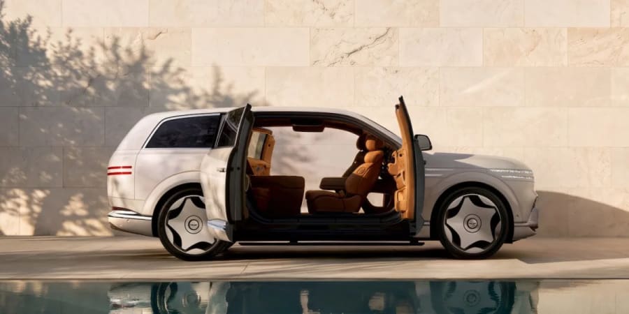 El Genesis GV90 eleva el lujo con puertas de apertura 'coach' y mucho más [Imágenes]