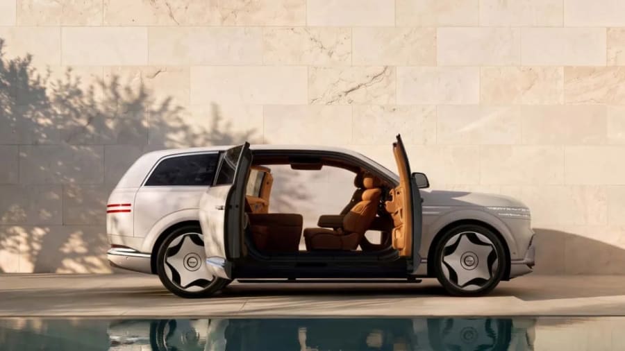 El Genesis GV90 ya está aquí y es como un salón de lujo sobre ruedas
