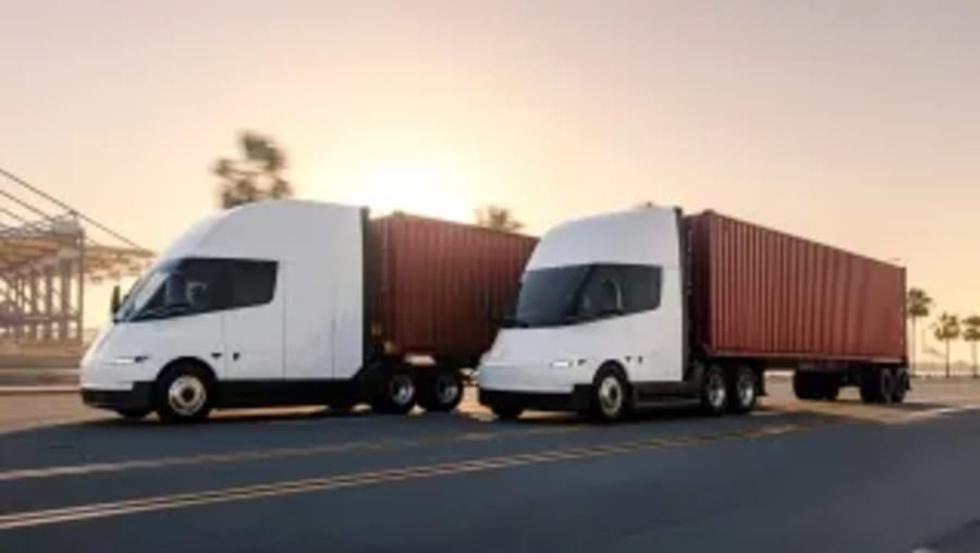 Triunfa con sus coches eléctricos y también quiere hacerlo ahora con camiones: Tesla confirma el Semi para Europa
