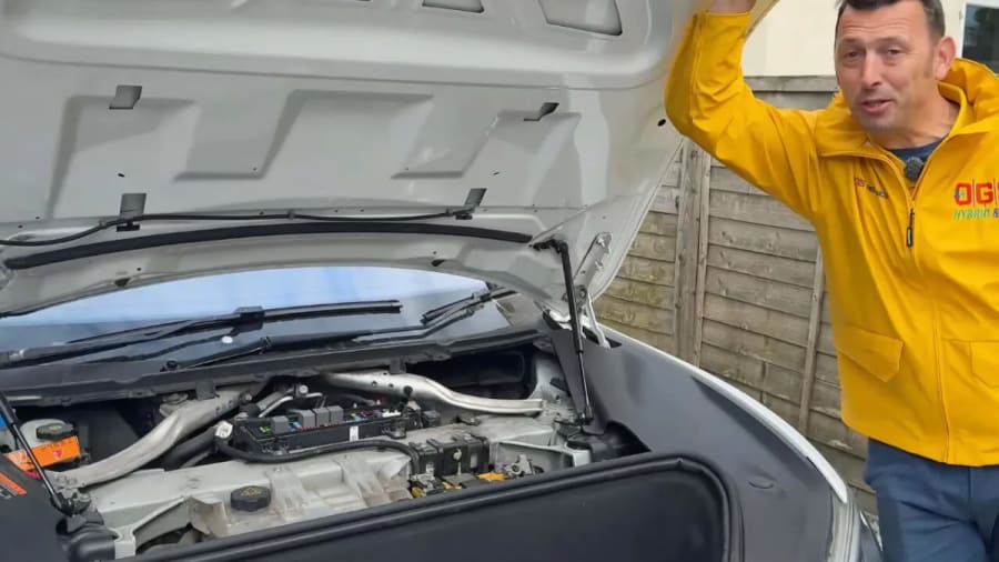 Compra a ciegas un Tesla Model S averiado por 5.200 euros: parecía una ruina, ha sido una ganga