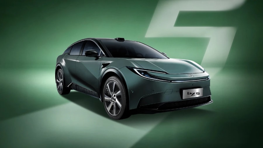 El Toyota bZ5 actualizado se lanzará en China el 26 de agosto con mejoras previstas