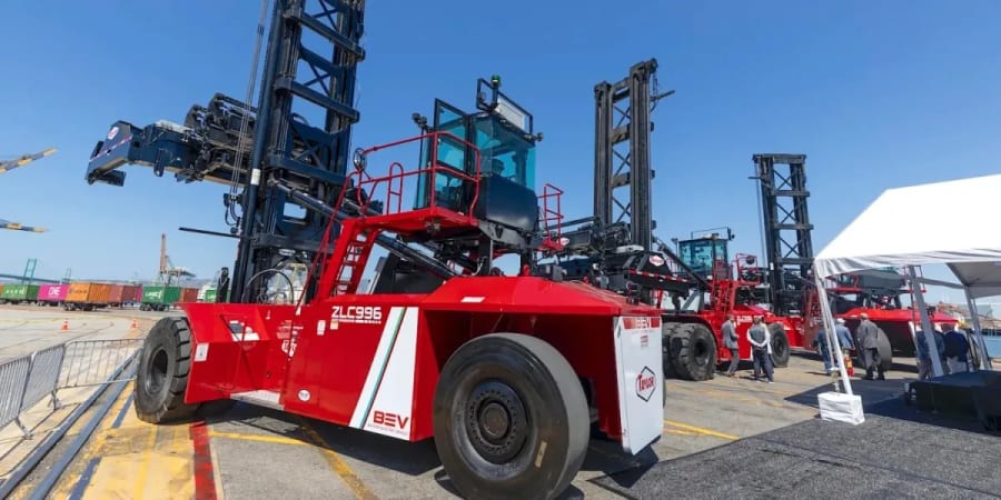 El Puerto de Los Ángeles compromete 200 millones de dólares para equipamiento de cero emisiones
