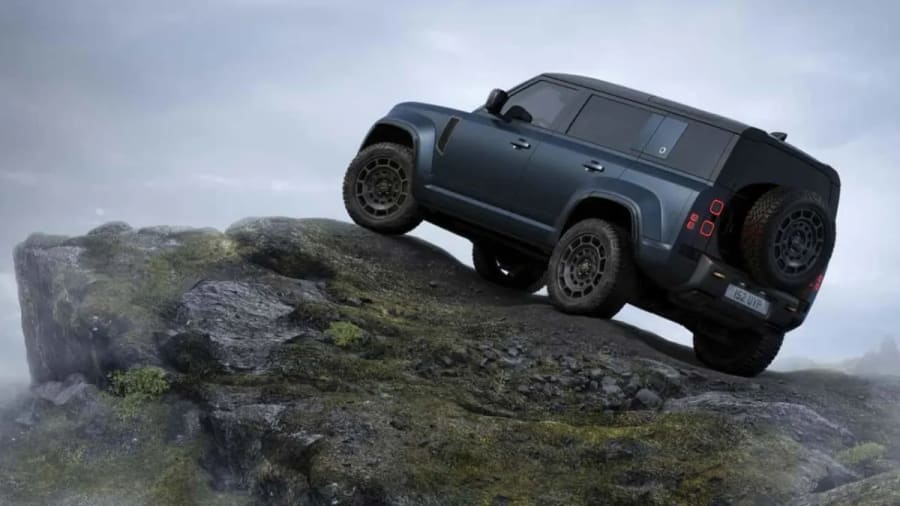 El Defender eléctrico tendrá que esperar, pero su hermano pequeño podría llegar en 2027