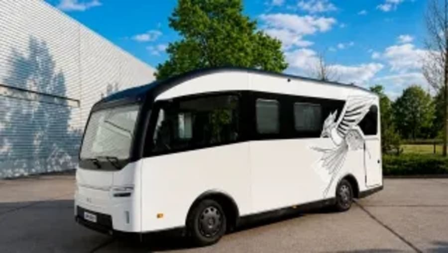 De 10 al 80% en 20 minutos y más de 400 km de autonomía: así es la autocaravana eléctrica que quiere poner contra las cuerdas al diésel