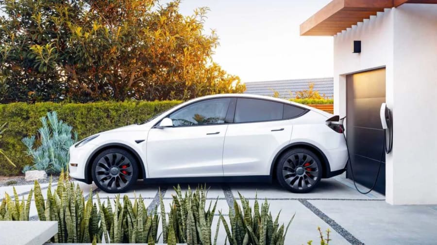 Este Tesla Model Y de 3 años recorrió 100.000 millas y apenas usó carga rápida: así ha aguantado su batería