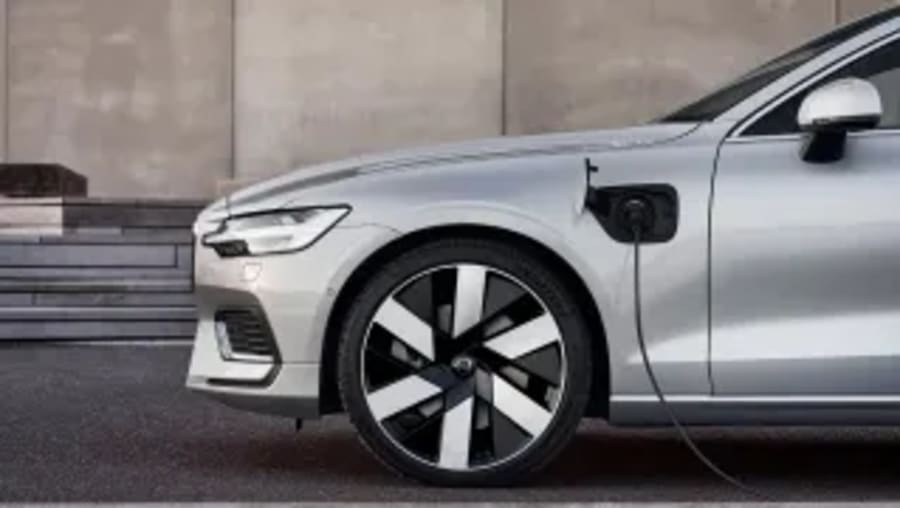 Volvo no quiere 'cargarse' a uno de sus coches más míticos, así que quiere hacerlo eléctrico: "Es una oportunidad interesante"